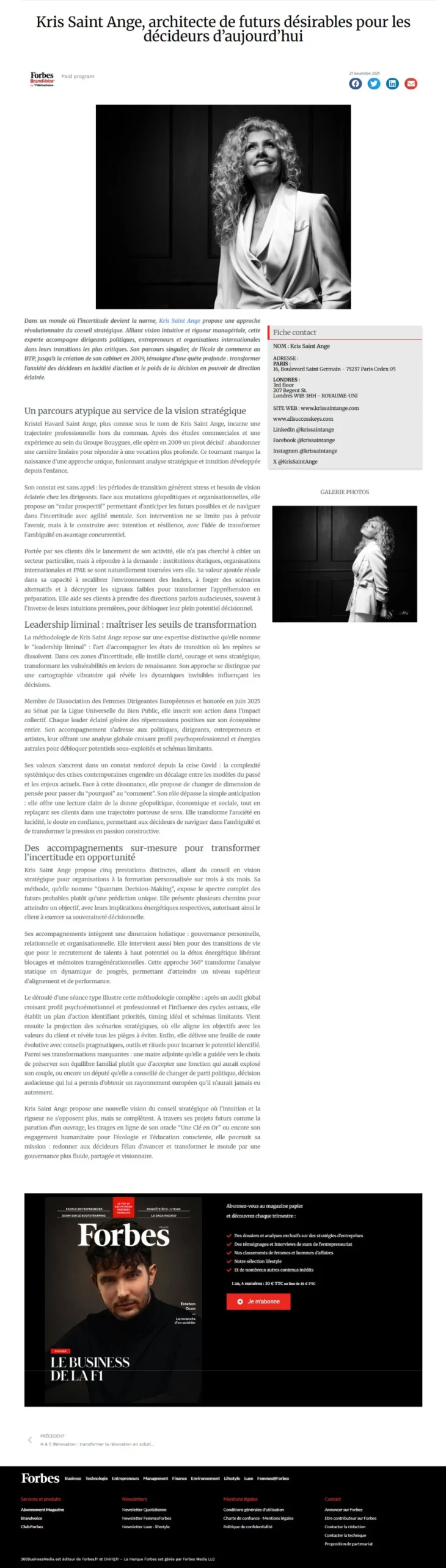Article Forbes en français intitulé “Kris Saint Ange, architecte de futurs désirables pour les décideurs d’aujourd’hui”, avec photo de portrait en noir et blanc, encadré de coordonnées à droite, plusieurs paragraphes d’article, vignette photo, et bannière d’abonnement au magazine en bas.